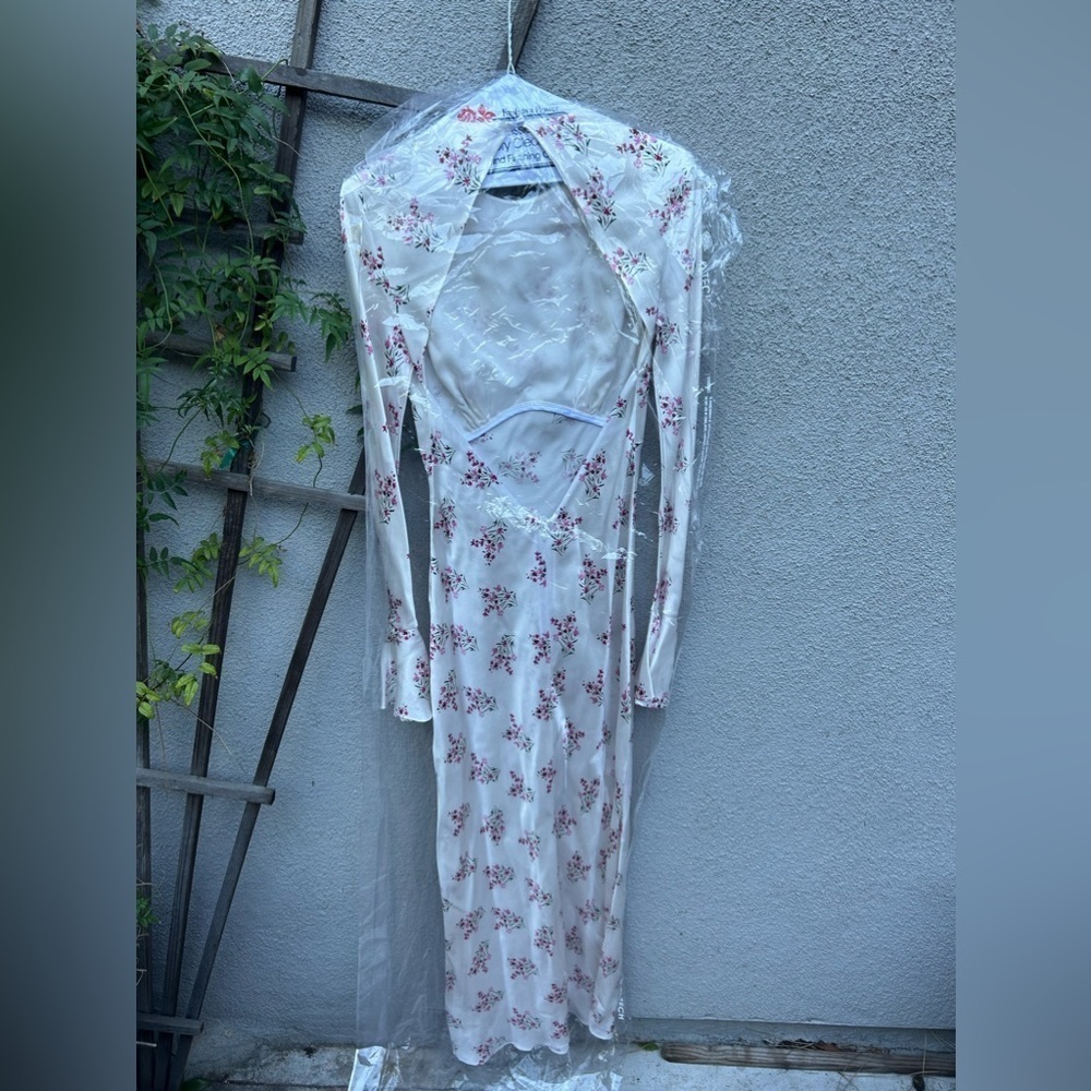 Les Reveries Floral-Print Silk Maxi Dress - Picture 8 of 10
